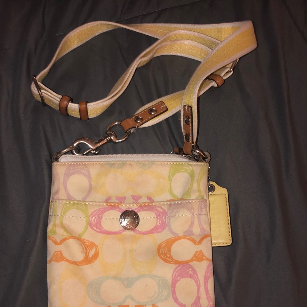 Vintage pastel COACH crossbody. Excellent condition